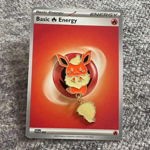 Pokemon Flareon Tail Dangle Enamel Pin - Picture 1 of 2